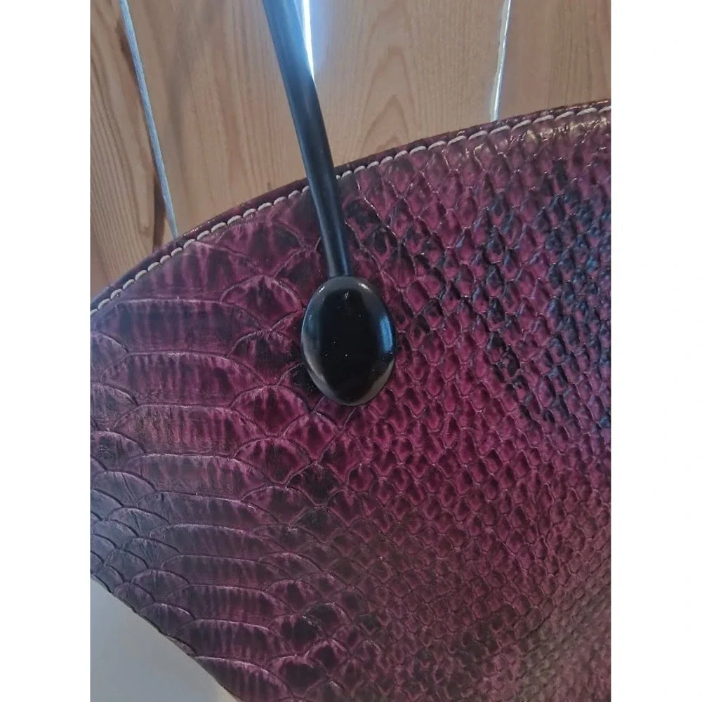 Unique Retro Burgundy Snakeskin Style Fan Shape Handbag‎ Women's - Picture 2 of 11